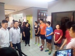 Kunjungi Pelatnas Cipayung, Menpora Akrabi Pemain dan Pelatih