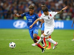 Deschamps Keluhkan Lapangan Velodrome