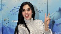 Lagi Kasmaran, Syahrini Sumringah Banget!