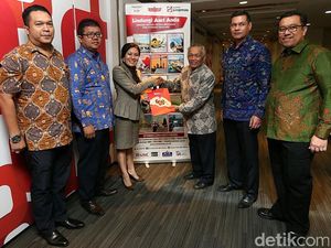 Asuransi Sinar Mas Beri Beasiswa Siswa SMK Kepariwisataan