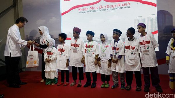 Smartfren Buka Bersama Anak Yatim