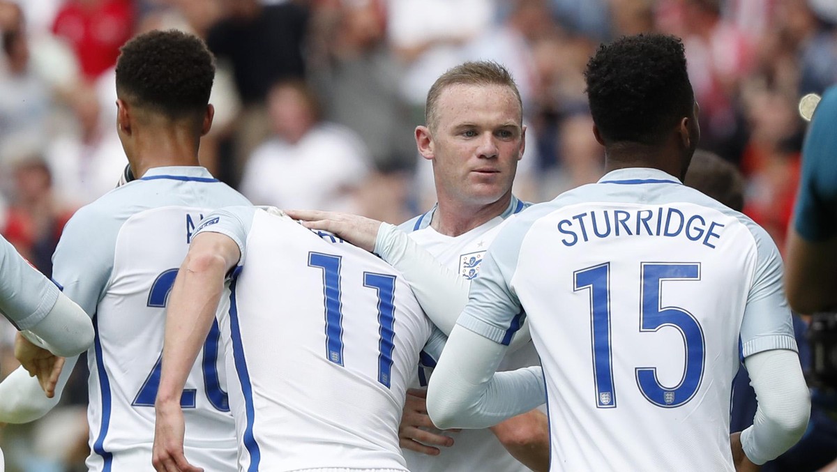 Wayne Rooney memutuskan pensiun membela Timnas Inggris (REUTERS/Christian Hartmann)