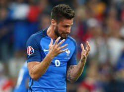 Giroud yang Buang-Buang Peluang