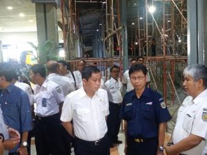 Dini Hari, Menhub Cek Kesiapan Angkutan Lebaran di Stasiun Tugu Yogya