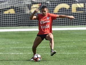 Alexis Sanchez Berlatih ala Rocky Balboa