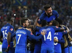 Gol di Menit-menit Akhir Kembali Menangkan Prancis