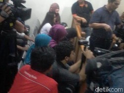 Pembunuh Anaknya Divonis 10 Tahun Bui, Ibu Eno Marahi Pengacara