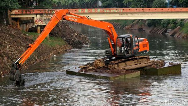 Pengerukan Waduk Kebon Melati