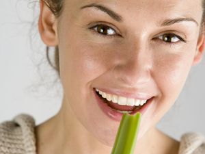 Makanan dan Minuman yang Tangkal Bau Badan Tak Sedap Makanan dan Minuman yang Tangkal Bau Badan Tak Sedap