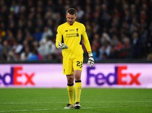 Mignolet Tak Khawatir dengan Kehadiran Karius