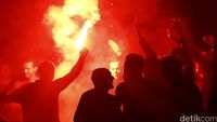 Suporter Inggris dan Rusia Bentrok Lagi