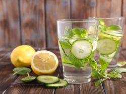 Agar Tubuh Lebih Bugar, Racik 8 Minuman Sehat Ini untuk Berbuka Puasa (1)