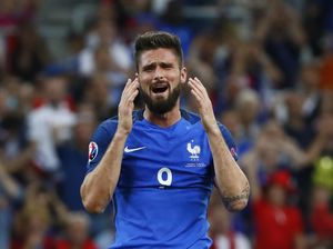 Giroud Jawab Keraguan soal Level Kebugarannya Giroud Jawab Keraguan soal Level Kebugarannya