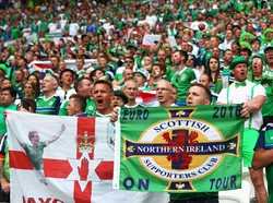 Suporter Irlandia Utara Meninggal Dunia di Dalam Stadion