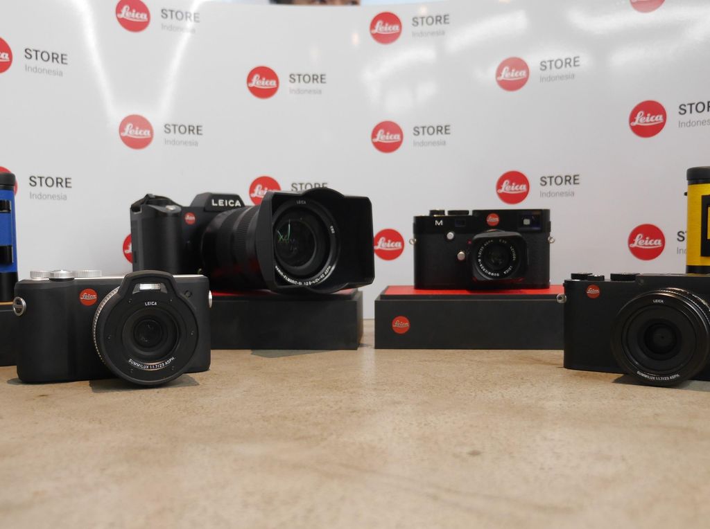 Leica Kenang Foto Bersejarah Bung Karno Leica Kenang Foto Bersejarah Bung Karno
