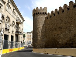 Musim Depan Ecclestone Inginkan Balapan Malam di Baku yang Super