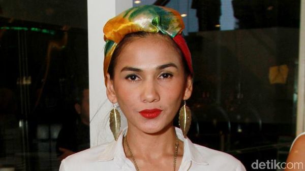 Gaya Nova Eliza dengan Scarf Turban