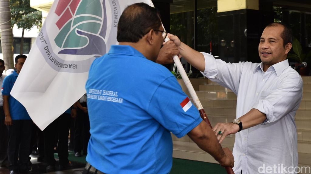 Pelepasan Tim Jelajah Desa Nusantara Pelepasan Tim Jelajah Desa Nusantara