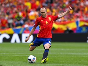 Iniesta yang Makin Penting untuk Spanyol