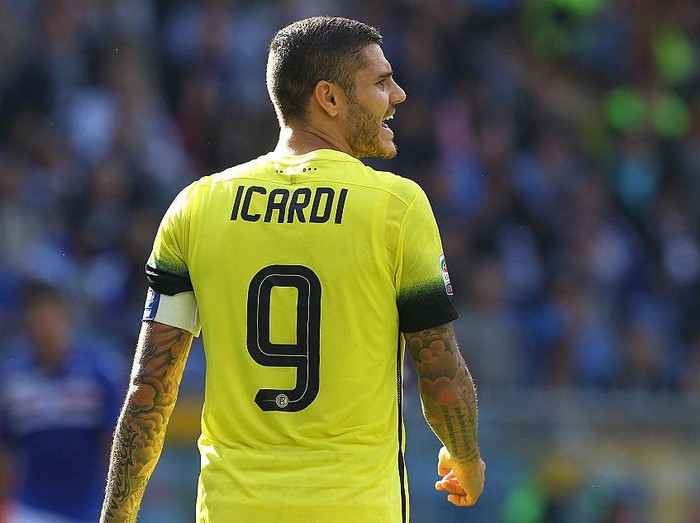 GENOA, ITALY - OCTOBER 04:  Mauro Emanuel Icardi of FC Internazionale Milano looks on  during the Serie A match between UC Sampdoria and FC Internazionale Milano at Stadio Luigi Ferraris on October 4, 2015 in Genoa, Italy.  (Photo by Marco Luzzani/Getty Images)