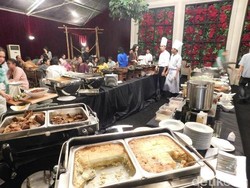 Party Tent Sajikan Puluhan Menu Istimewa untuk Berbuka Puasa