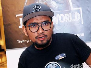 Imam Darto Bikin Gerakan Bagi-bagi Makan Gratis untuk Pasien Isoman Imam Darto Bikin Gerakan Bagi-bagi Makan Gratis untuk Pasien Isoman