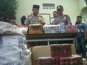 Bocah Jadi Korban Petasan, Tiga Wanita dan Ribuan Petasan Diamankan