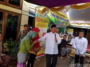 BNP2TKI Gelar Pasar Murah dan Safari Ramadan ke Keluarga TKI BNP2TKI Gelar Pasar Murah dan Safari Ramadan ke Keluarga TKI