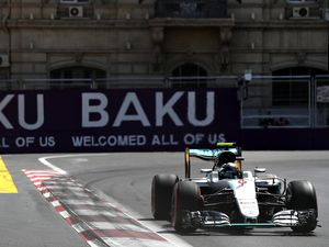 Meski Start ke-10, Hamilton Tetap Diwaspadai Rosberg Meski Start ke-10, Hamilton Tetap Diwaspadai Rosberg