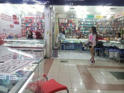 Banyak Toko Online, Penjualan Ponsel di Mall Anjlok 70%