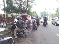 PKL Bermobil Buat Macet Kota Bandung