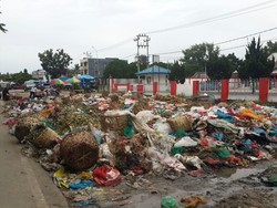 Parah! Ini Penampakan Horor Sampah di Beberapa Titik Pekanbaru