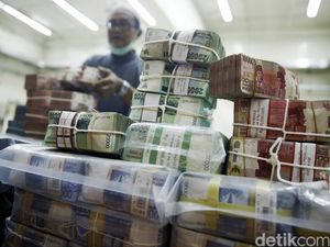 Tunggu Aturan Main, Masyarakat Bisa Utang ke Pinjol Sampai Rp 10 M Tunggu Aturan Main, Masyarakat Bisa Utang ke Pinjol Sampai Rp 10 M
