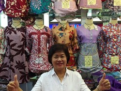 Kisah Sukses Djong Erni Lewati Lika-Liku Berjualan Busana Wanita