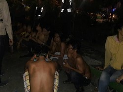 Minum Miras Saat Ultah Persebaya, 24 Bonek Dibawa ke Kantor Polisi