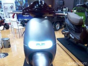 Keren, Motor Listrik Viar Diklaim Mampu Terobos Banjir