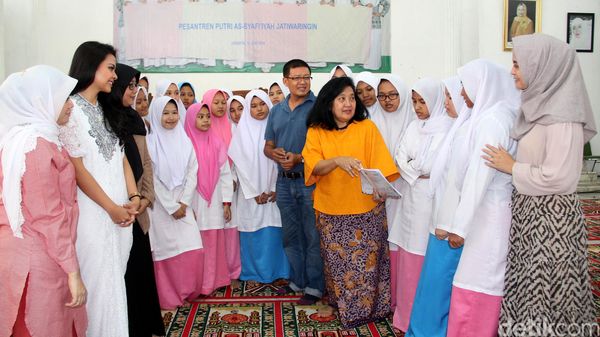 Indofood Gelar Seminar Bagi Santriwati