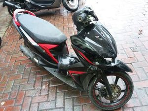 Dua Pejambret Penumpang Kereta di Sawah Besar Dipukuli Warga