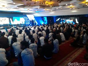 Peluncuran BRIsat Ditunda, Nobar Ditutup Salat Subuh Berjamaah