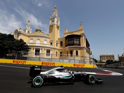 Mercedes Teruskan Dominasi, Hamilton Sapu Bersih Sesi Latihan Bebas