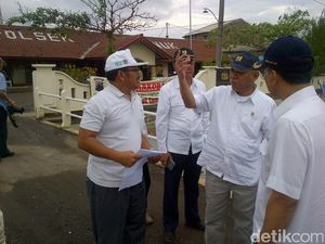 Menteri Basuki Pantau Rob di Pantura Semarang, Ini Langkah Penanganannya