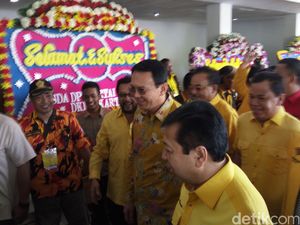 Kenakan Batik Kuning, Ahok Hadiri Musda DPD Golkar DKI Kenakan Batik Kuning, Ahok Hadiri Musda DPD Golkar DKI
