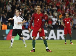 Ronaldo Gagal Penalti, Portugal Ditahan Austria Tanpa Gol Ronaldo Gagal Penalti, Portugal Ditahan Austria Tanpa Gol