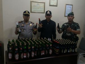 Warung Remang-Remang di Tangerang Dirazia, PSK Hingga Miras Diamankan Warung Remang-Remang di Tangerang Dirazia, PSK Hingga Miras Diamankan