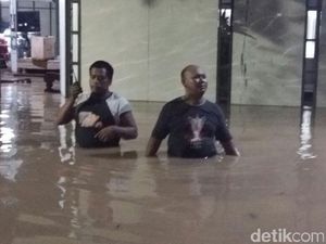 Luapan Bengawan Solo, Sejumlah Lokasi Terendam Air Termasuk Rumah FX Rudi Luapan Bengawan Solo, Sejumlah Lokasi Terendam Air Termasuk Rumah FX Rudi