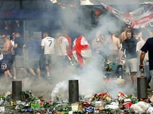 Bentrok Bir dan Vodka di Negeri Wine