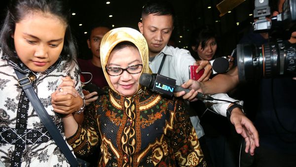 PLT Bupati Subang Imas Diperiksa KPK 9 Jam