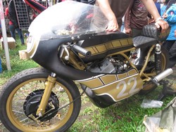 Yamaha RD350, Motor Jadul Masih Bisa Ngebut Sampai 180 Km/Jam, Bro!