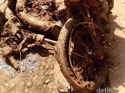 Motor-motor Juga Jadi Korban Longsor Purworejo, Begini Kondisinya