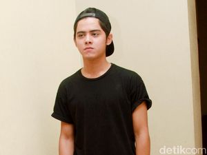 Aliando Syarief Hibur Anak Penderita Kanker dan Penyandang Disabilitas